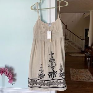 Linen dress with black embroidery